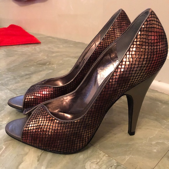 Carlos Santana faux snakeskin Heels - Picture 2 of 5